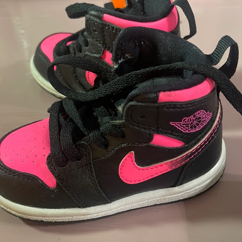 Size 5c girl’s toddler sneakers Nike air jordan’s black pink never worn